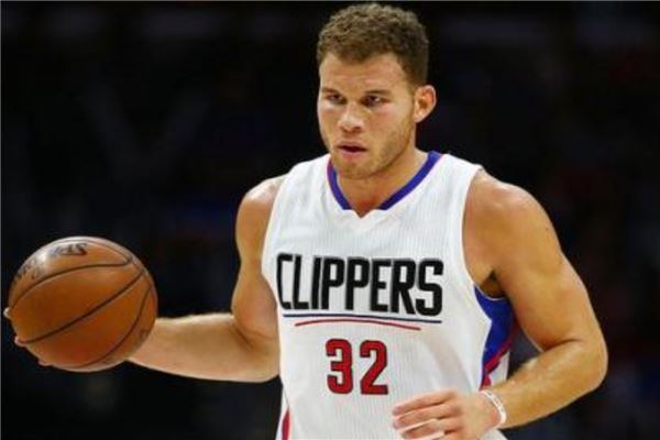 太疯狂了吧！字母哥加盟湖人，NBA震撼交易方案遭曝光